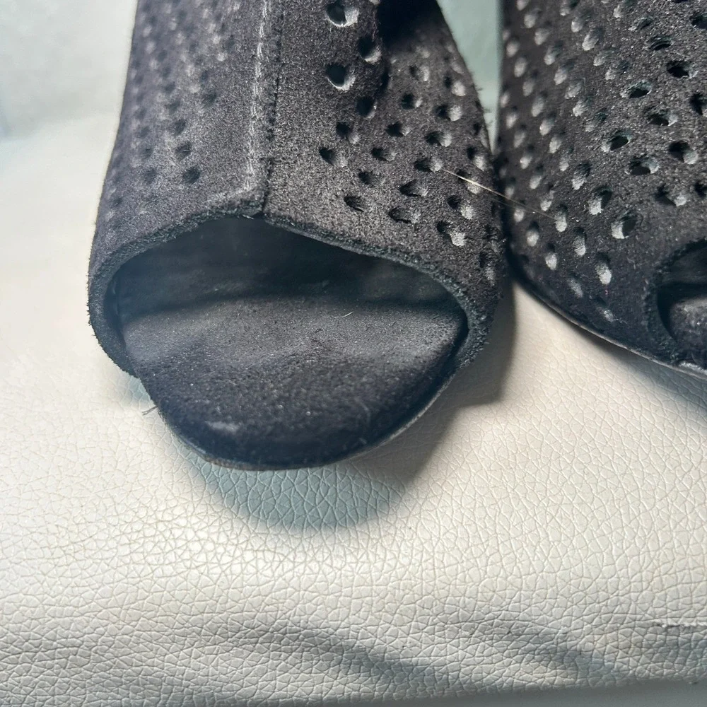 Pedro Garcia Sofia Black Suede Leather Peep Toe Heels Slingback‎ Perforated Sz 9